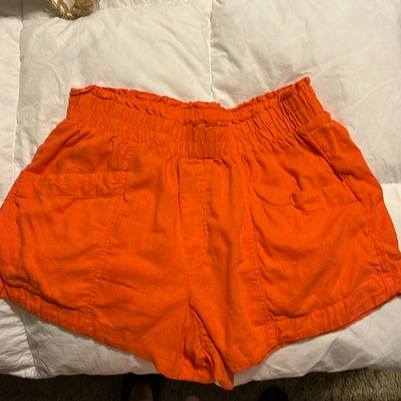 A New Day orange paperbag shorts. Size medium. NWOT - Picture 1 of 4